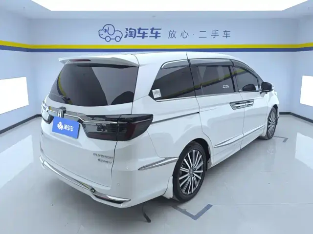 Honda Elysion — Фото автомобиля 3