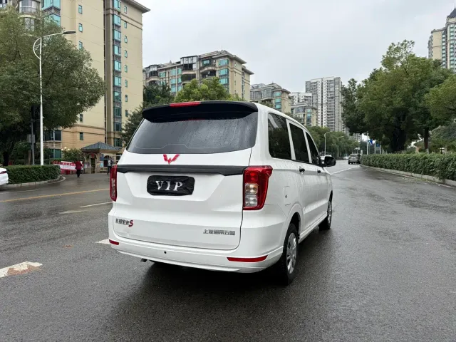 Wuling Hongguang — Фото автомобиля 6