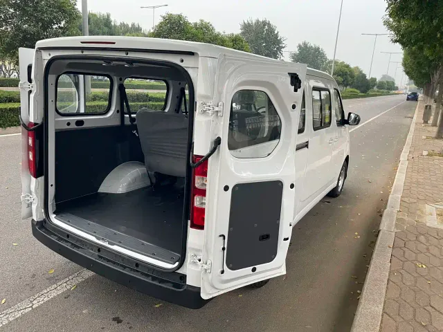 Wuling Yangguang — Фото автомобиля 10