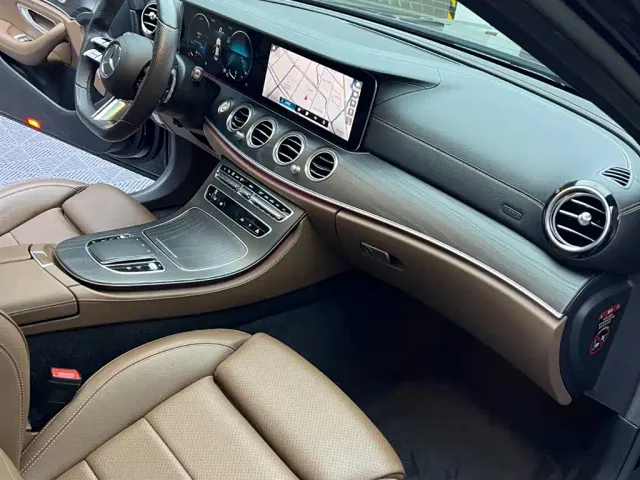 Mercedes-Benz E-Class — Фото автомобиля 9