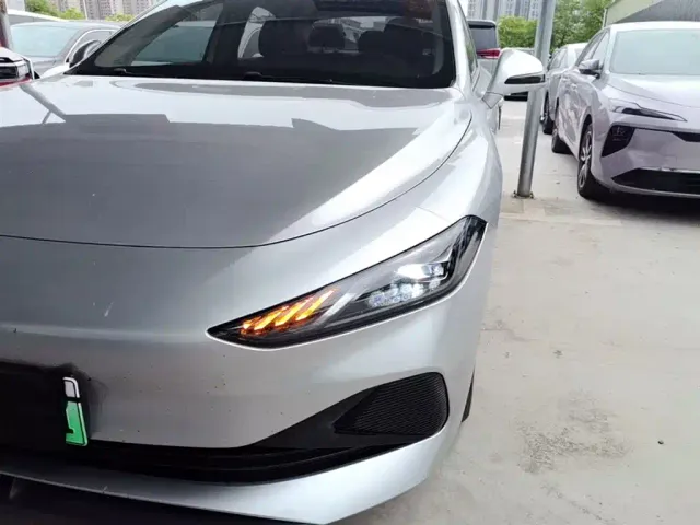 Roewe D7 — Фото автомобиля 23