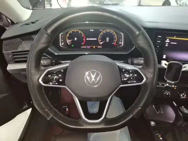 Volkswagen Passat — Фото автомобиля 10
