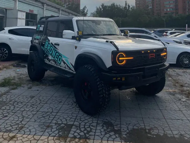 Ford Bronco — Фото автомобиля 26