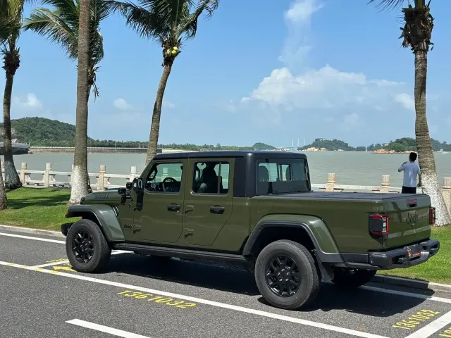 Jeep Gladiator — Фото автомобиля 13