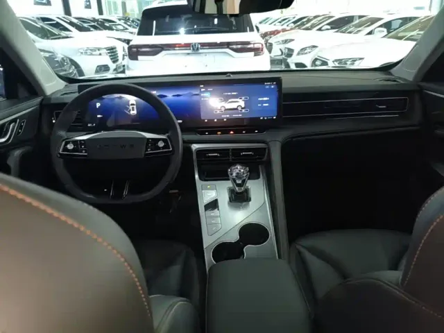 Roewe RX5 — Фото автомобиля 9
