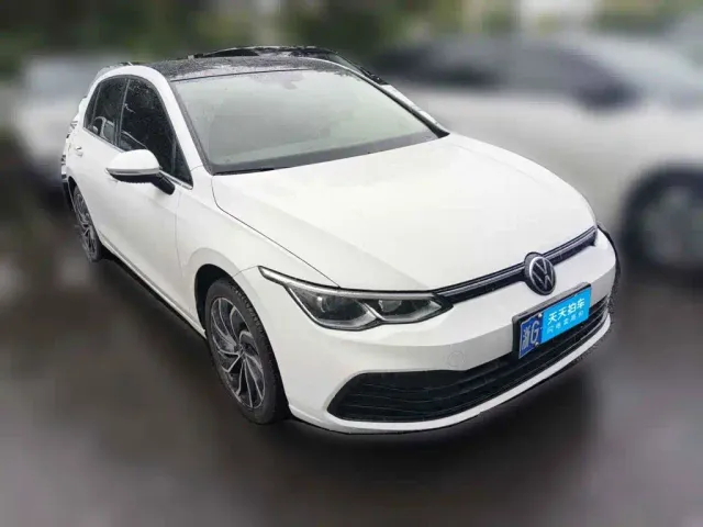 Volkswagen Golf — Фото автомобиля 3