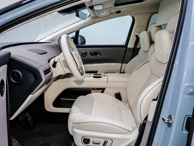 Li Auto Li i8 2025 Standard Edition — Фото автомобиля 10