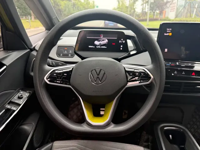 Volkswagen ID.3 — Фото автомобиля 10