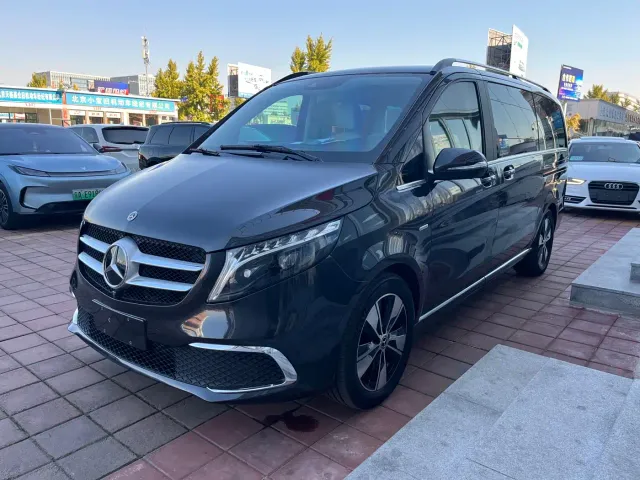 Фотография автомобиля — Mercedes-Benz V-Class