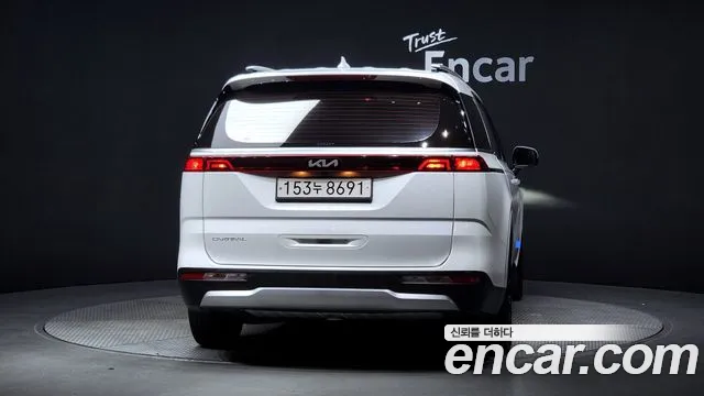 Kia Canival — Фото автомобиля 5