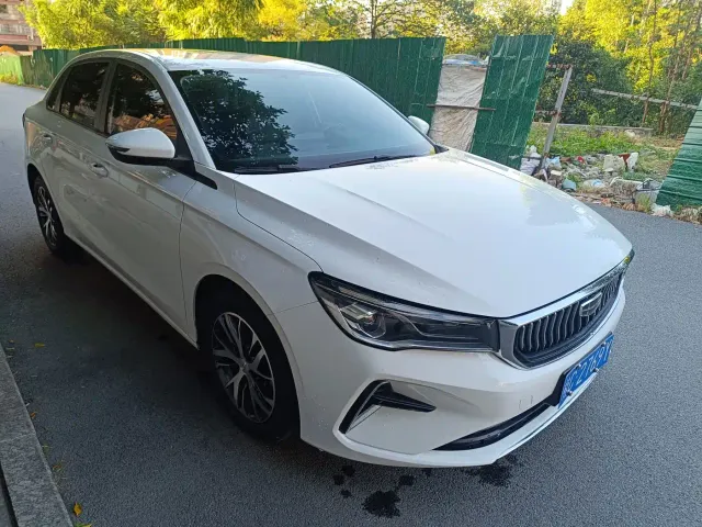 Geely Emgrand — Фото автомобиля 3