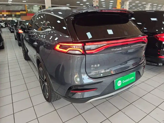 BYD Tang — Фото автомобиля 4