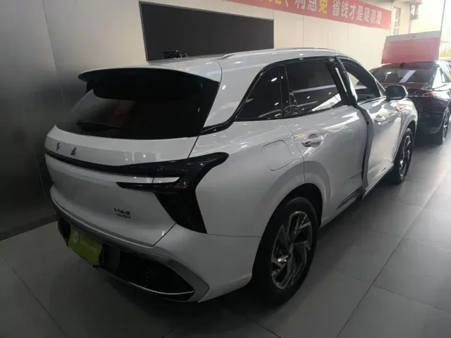 Hongqi HS3 PHEV — Фото автомобиля 6