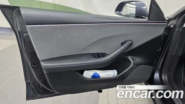 Tesla Model 3 — Фото автомобиля 13