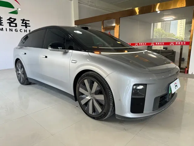 Li Auto i6 — Фото автомобиля 3