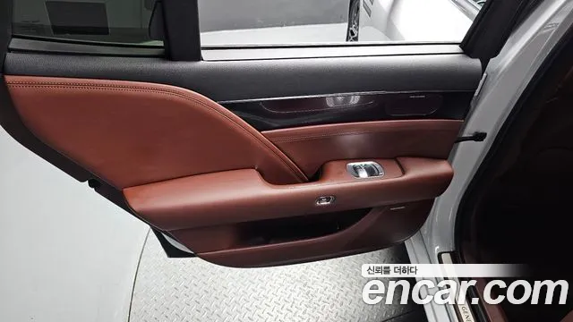 Genesis G90 — Фото автомобиля 17