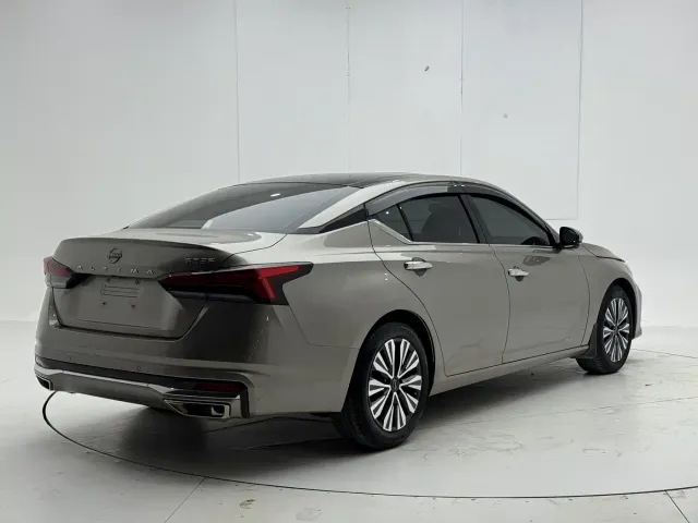 Nissan Teana — Фото автомобиля 4
