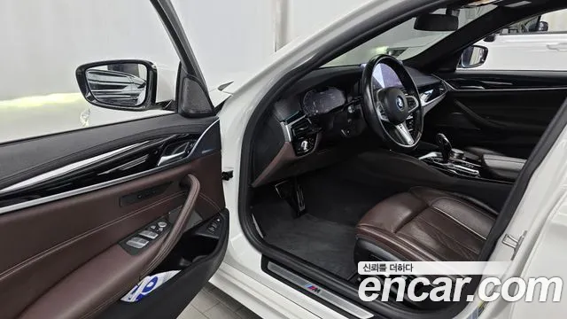 BMW 5-Series 5 серия (G30) — Фото автомобиля 10
