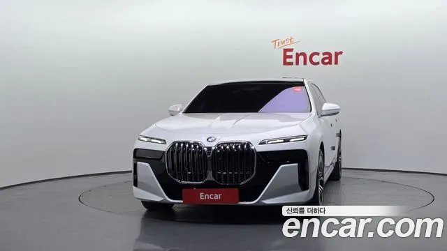 BMW 7-Series 7 серия (G70) 740i xDrive M Sport — Фото автомобиля 3