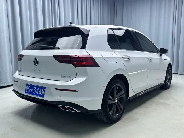 Volkswagen Golf — Фото автомобиля 19