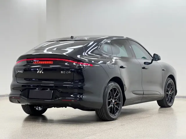 IM Motors LS6 — Фото автомобиля 6