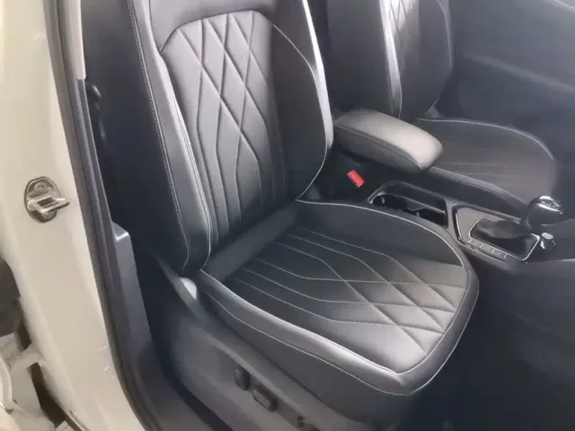Volkswagen Tiguan L — Фото автомобиля 24