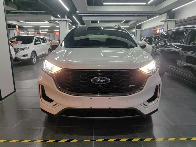 Ford Edge — Фото автомобиля 2