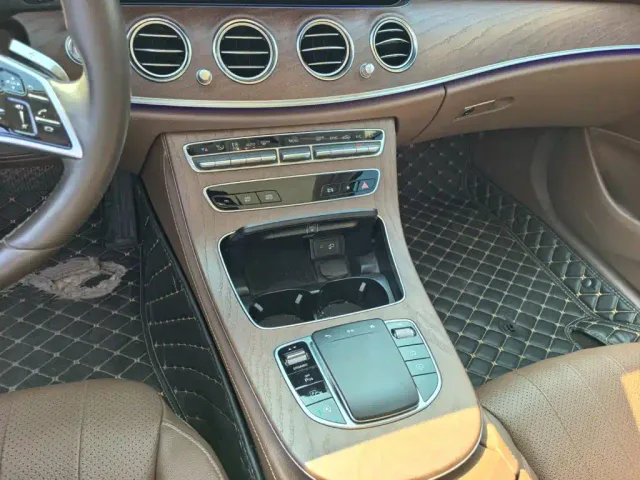 Mercedes-Benz E-Class — Фото автомобиля 15