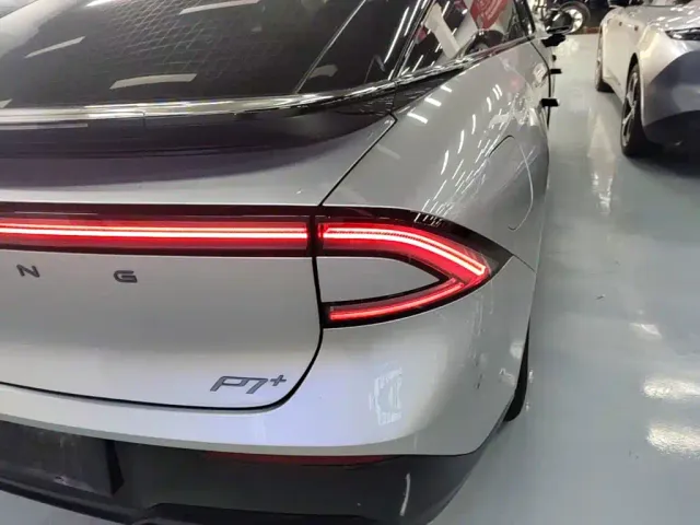 Xpeng P7+ — Фото автомобиля 7