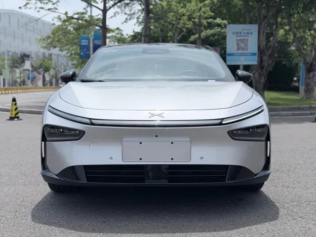 Xpeng P7+ — Фото автомобиля 2