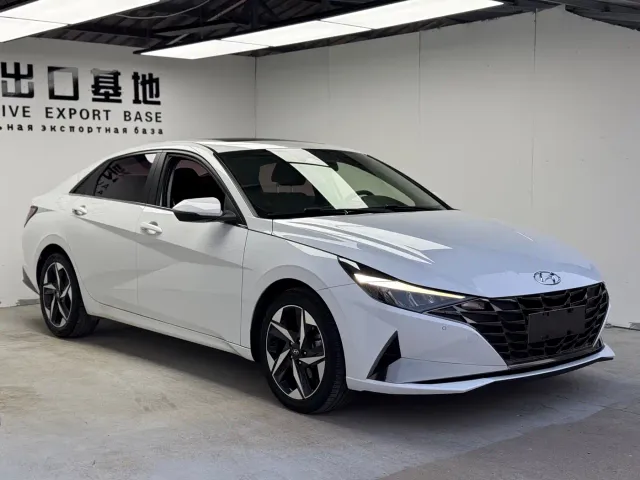 Hyundai Elantra — Фото автомобиля 3