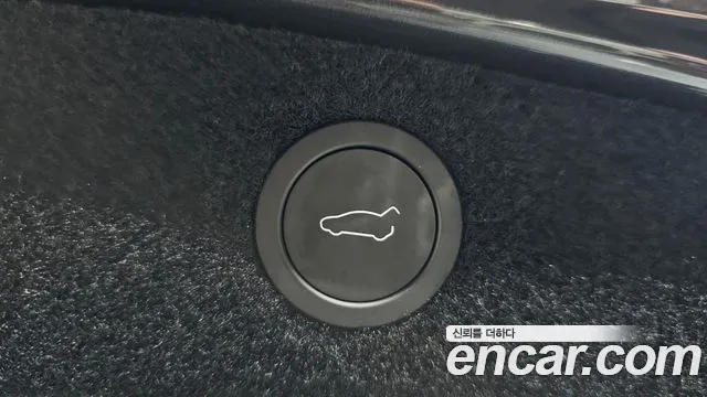 Tesla Model 3 — Фото автомобиля 17