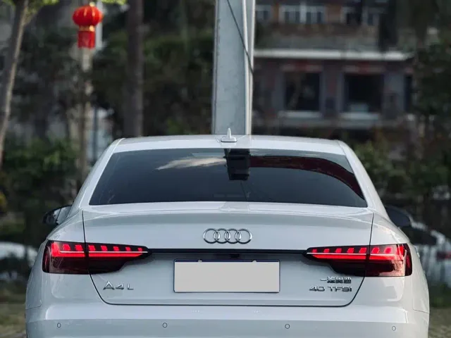 Audi A4L — Фото автомобиля 13