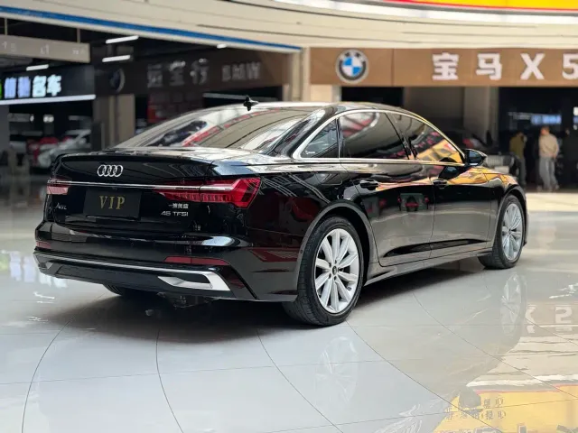 Audi A6L — Фото автомобиля 9