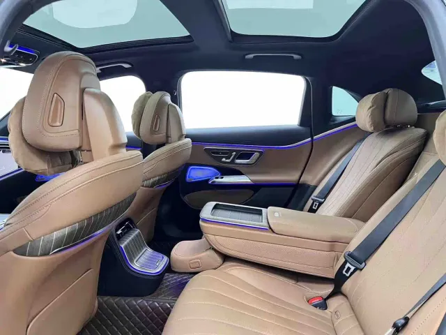 Mercedes-Benz E-Class — Фото автомобиля 14