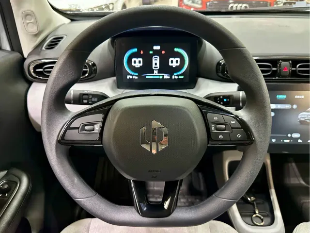 Leapmotor T03 — Фото автомобиля 13