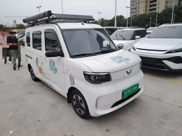Wuling Zhiguang NEV — Фото автомобиля 3