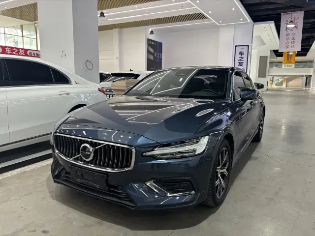 Фотография автомобиля — Volvo S60