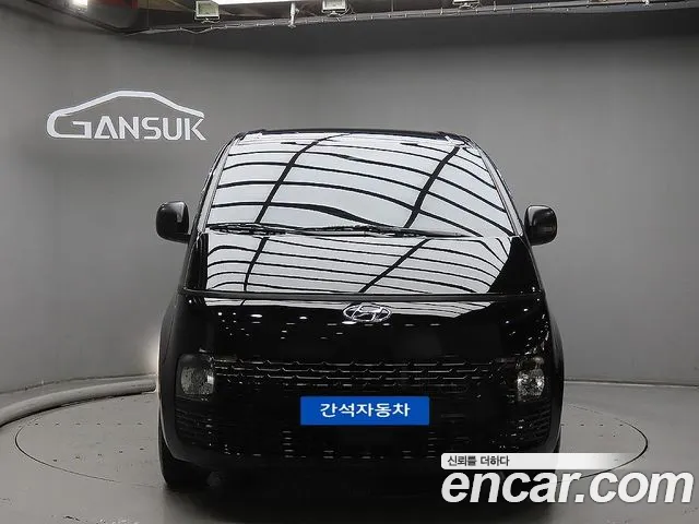 Фотография автомобиля — Hyundai Staria