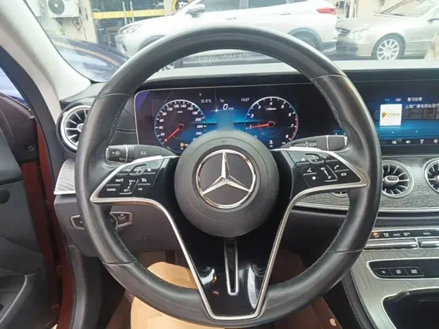 Mercedes-Benz CLS-Class — Фото автомобиля 10