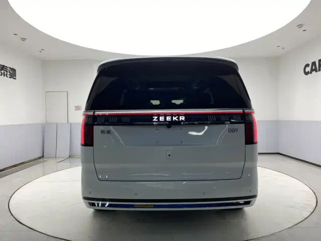 ZEEKR Zeekr 009 2024 7-Seat Aisle AWD Version 108kWh — Фото автомобиля 6