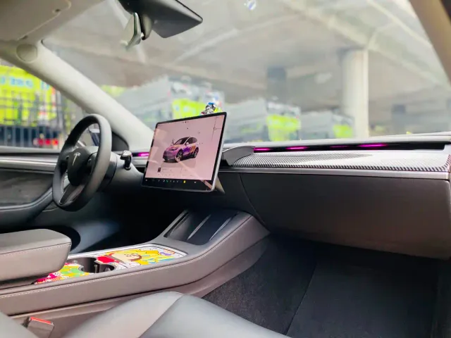 Tesla Model Y — Фото автомобиля 8