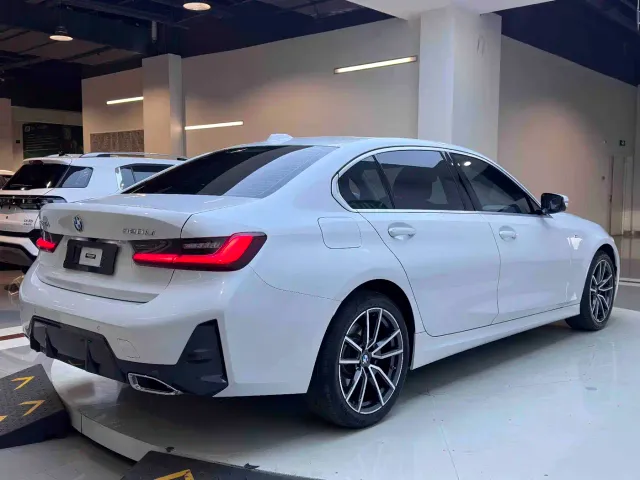 BMW 3 Series — Фото автомобиля 5