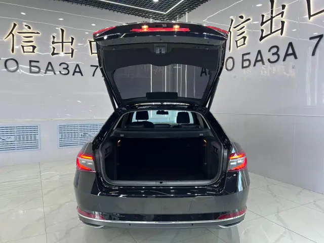 Skoda Superb — Фото автомобиля 14