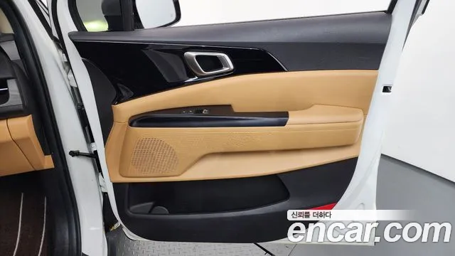 Kia Carnival Generation 4 — Фото автомобиля 14