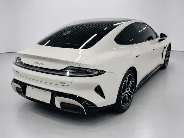 Xiaomi SU7 — Фото автомобиля 9