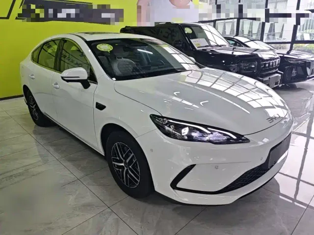 BYD Seal 05 DM-i — Фото автомобиля 3