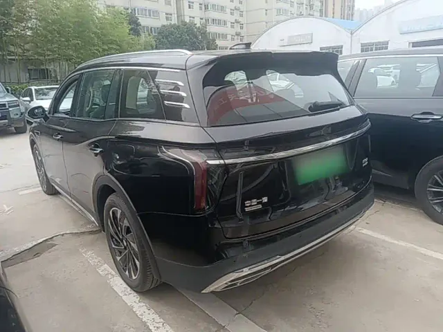 Hongqi HS7 PHEV — Фото автомобиля 4