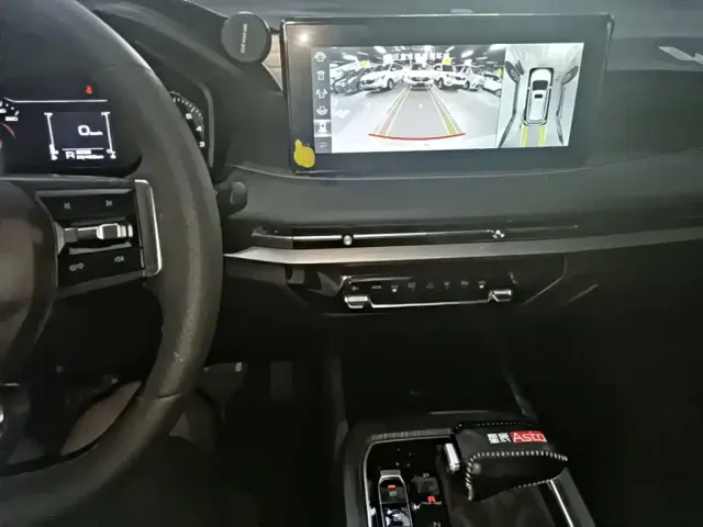 Wuling Jiachen — Фото автомобиля 12
