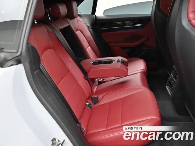 Porsche Macan — Фото автомобиля 12